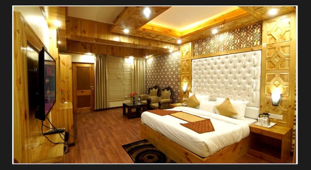 Номер Luxury Grand Krisa Resort & SPA, Manali Experience Luxury With all Weather ACs in Every Room
