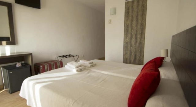 Grupoandria Hotel Platja Gran, Buchen Sie Hotel Ciutadella Menorca, in der Nähe von Leuchtturm von Ciutadella