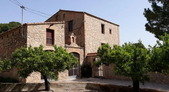 Alberg Enric d'Ossó, Забронировать Отель Тортоса El Baix Ebre, рядом с Собор в Тортосе