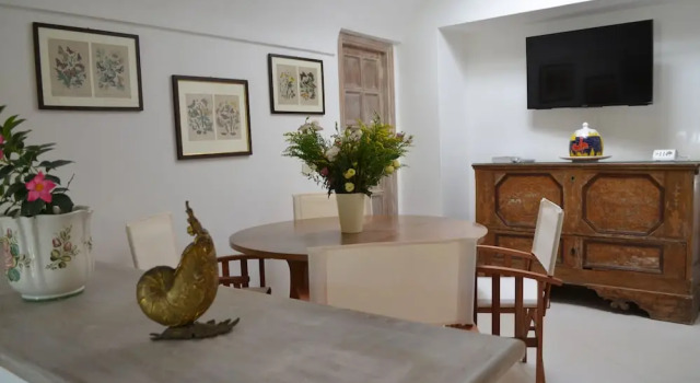 Villa Castello Apartments, Book Apartment Capri Capri Island