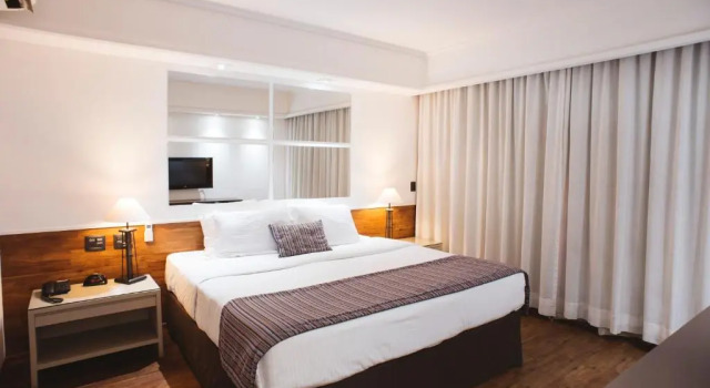 Двухместный номер Deluxe Hotel Golden Park Campinas Cambuí By Nacional Inn