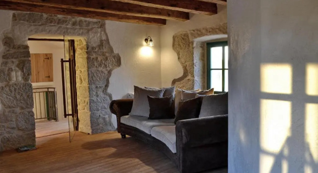 Holiday home Olea, Varaa Hotelli Hotellit Kvarner Islands uima-altaalla, Uima-allas