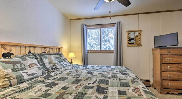 Outdoor Lover's Paradise w/ Dock & Fire Pit!, Boek Hotel Arbor Vitae Wisconsin