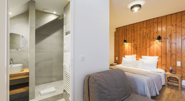 Номер Comfort Hôtel Restaurant Les Tilleuls et son espace détente