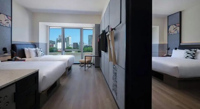 Четырёхместный номер Standard с видом на реку Moxy Ningbo Old Bund