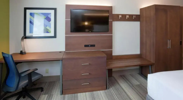 Run of House Holiday Inn Express Roseville-St. Paul by IHG