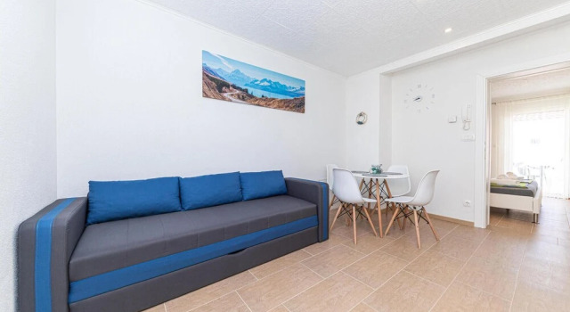 Amazing Apartment in Kastel Luksic With 1 Bedrooms and Wifi
