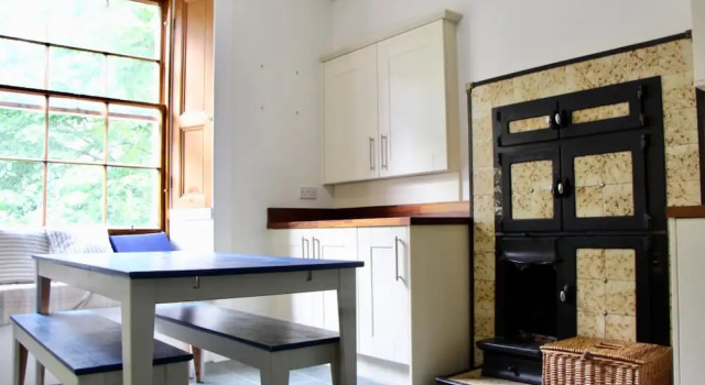 Refurbished Victorian Flat in City Centre, Забронировать Апартаменты/квартира Апартаменты Эдинбурга, рядом с Central Library, Апартаменты/квартира