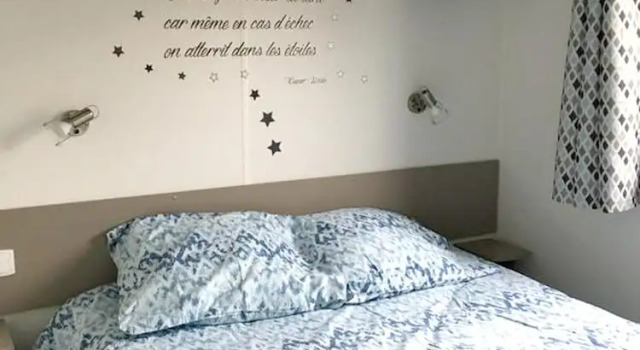 Bungalow with 2 Bedrooms in Saint-Julien-En-Born, with Shared Pool And Furnished Garden - 6 Km From the Beach