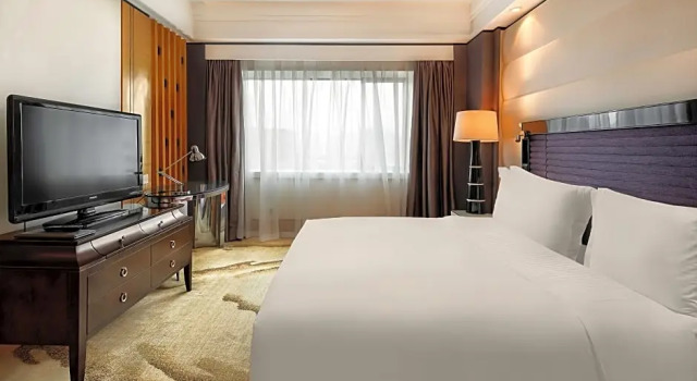 Двухместный люкс Crowne Plaza Chengdu City Center by IHG