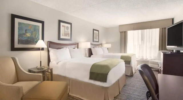 Четырёхместный номер Standard Holiday Inn Scottsdale North- Airpark by IHG