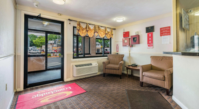 Howard Johnson by Wyndham Malden Boston Area