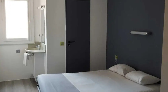 Двухместный номер Standard Hotel Valence Sud