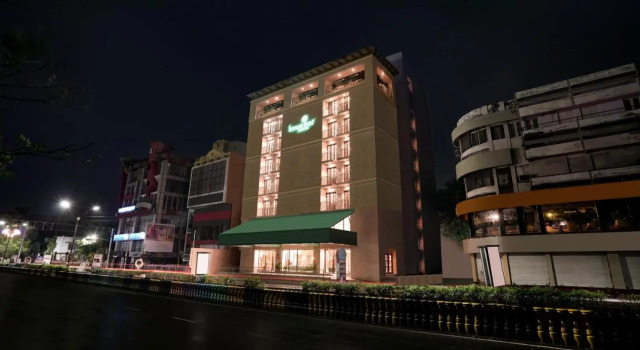 Lemon Tree Hotel Rajkot, Rezervovat Hotel Hotely v Gujarat s parkováním, Parkování