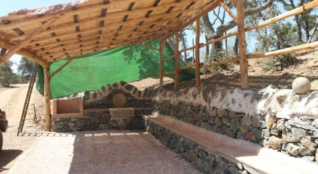 Alojamiento Los Chozos, Забронировать Отель Касалья-де-ла-Сьерра Sierra Norte de Sevilla