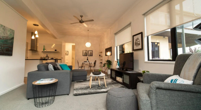 Cowes Luxury Beachfront Apartment - Phillip Island, Book Apartment Cowes 