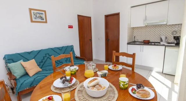 Casa Costa Doiro Guesthouse, Забронировать Апартаменты/квартира Недорогие отели Лагуш, рядом с Форте Понте да Бандейра, недорого