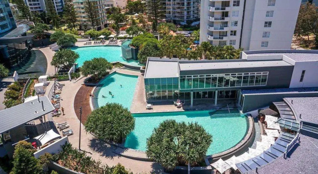 Кровать в общем номере с 2 комнатами Q1 Resort & Spa - Official