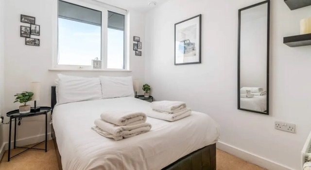 Modern Comfort: Stratford 3BR Duplex
