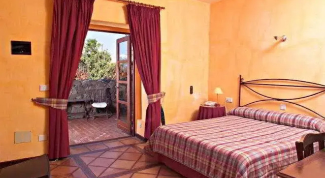 Finca de las Salinas, Забронировать Отель Отели Ланцароте 3 звезды, 3*