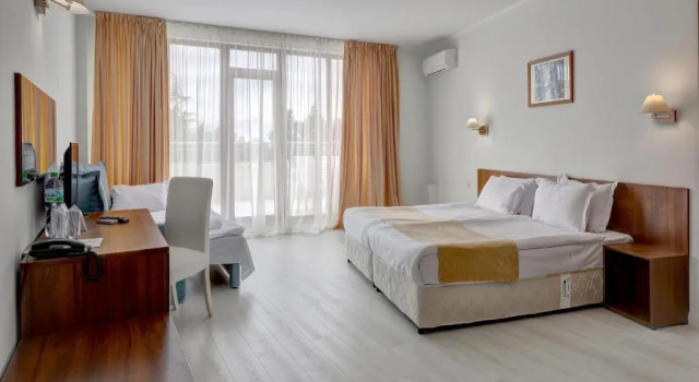 Трёхместный номер Standard с красивым видом из окна Hotel Continental