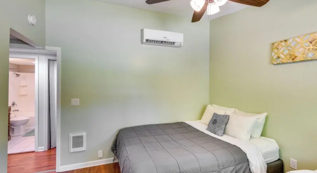 2 Mi to Warren Dunes: Sawyer Apartment w/ Deck!, Book Lejlighed Shorewood-Tower Hills-Harbert USA
