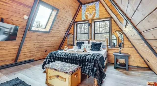 9 Mi to Big Boulder Mtn: A-frame Cabin w/ Hot Tub, Boek Vakantiehuis Albrightsville Carbon County