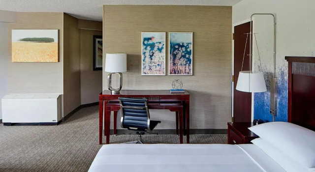 Двухместный люкс Minneapolis Marriott West
