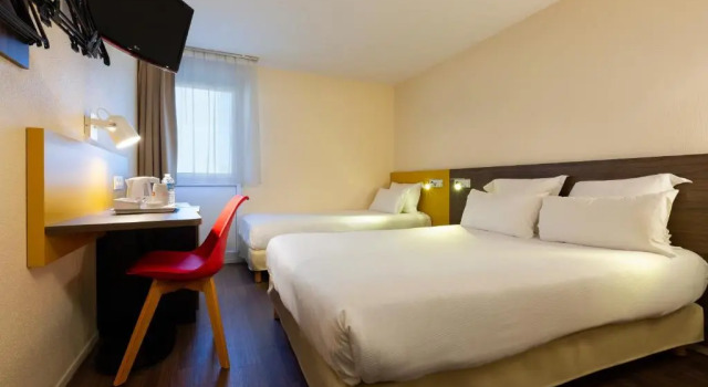 Трёхместный номер Standard Comfort Hotel Lille Lomme