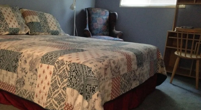 Warbler's Roost Country Inn B&B, Varaa Bed and Breakfast South River Ontario