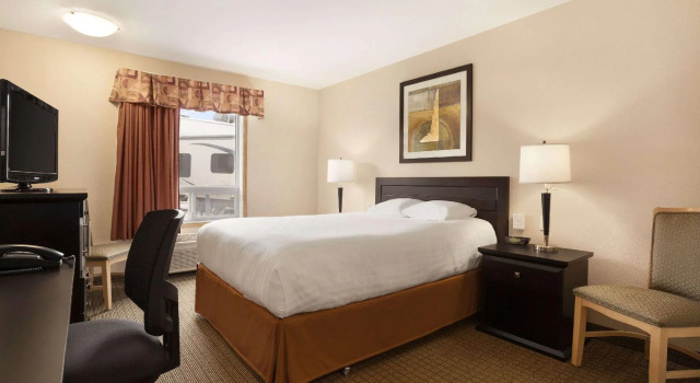 Двухместный номер Standard Super 8 by Wyndham Edmonton International Airport