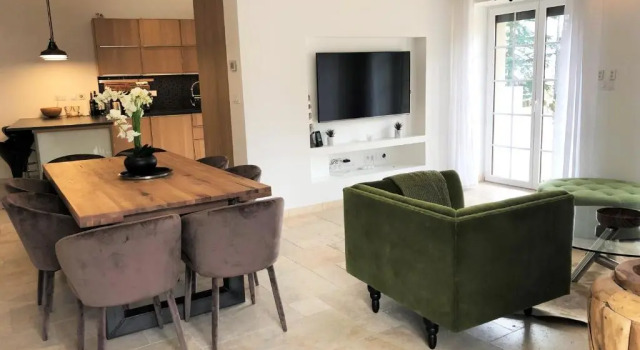 Loft Christina, Prenota Hotel Hotel a Alvernia con parcheggio, Parcheggio