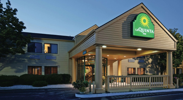 La Quinta Inn by Wyndham Sheboygan, Reserva ahora Hotel Hoteles en Sheboygan con aparcamiento, Aparcamiento