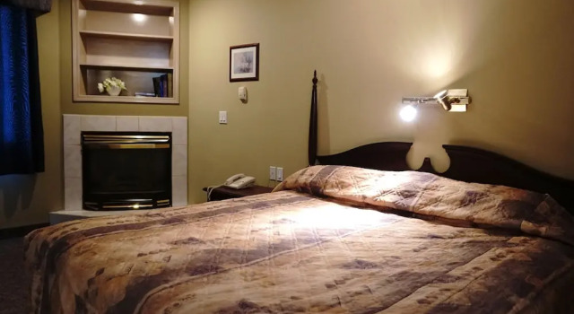 Люкс Luxury The Ritz Cafe and Motor Inn