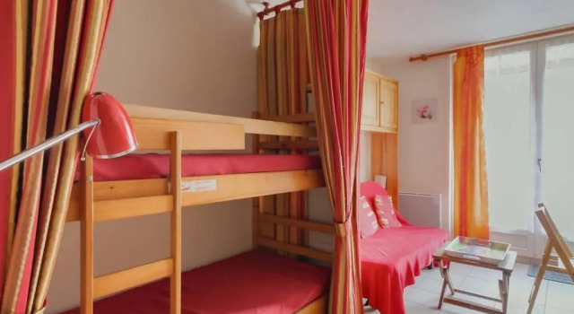 Appartement Esquièze-Sère, 1 pièce, 4 personnes - FR-1-402-81, Rezerwuj Apartament Esquieze-Sere Langwedocja-Roussillon