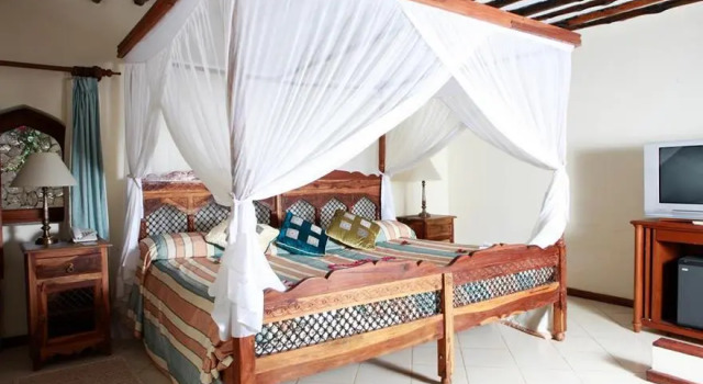 Полулюкс Sultan Sands Island Resort & Spa