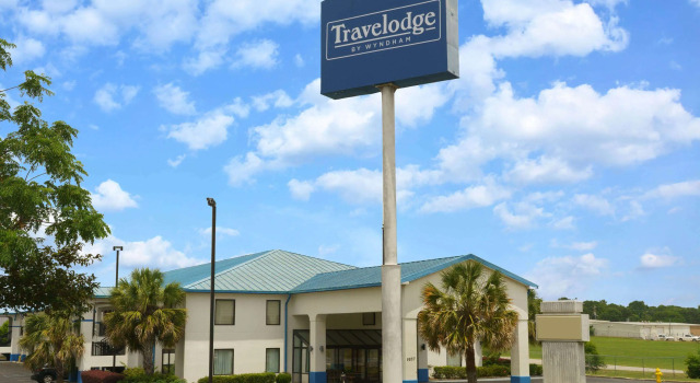 Travelodge by Wyndham Montgomery East