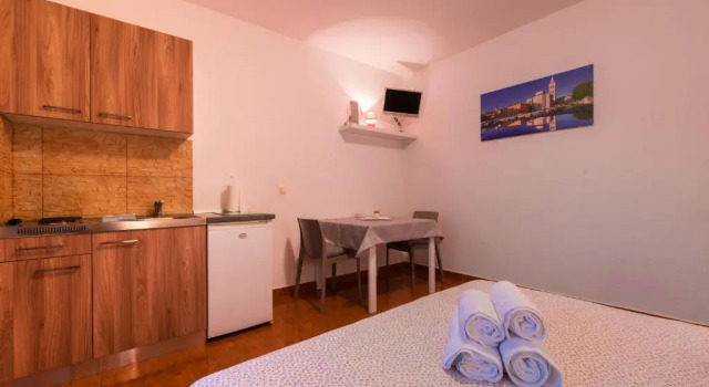 Студия с балконом Apartments D&A