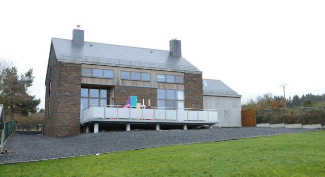 Modern Holiday Home in la Roche-En-Ardenne with Garden, Забронировать Дом для отпуска Ла-Рош-ан-Арден 