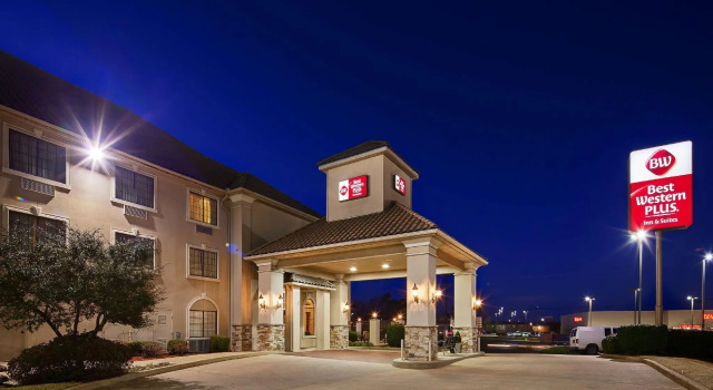 Четырёхместный номер Standard Best Western Plus Southpark Inn & Suites