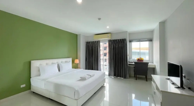 Номер Deluxe Baan Pattaya by Sabai near by GOD Pattaya