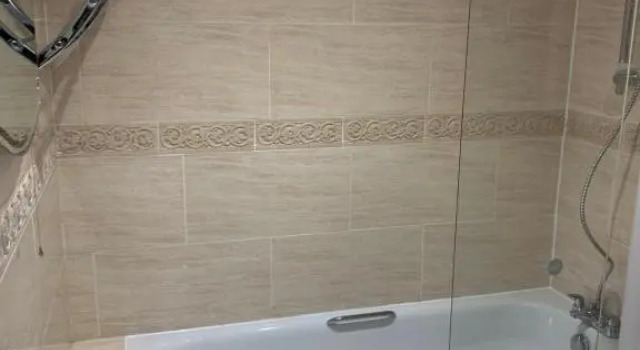 Spacious 2 Bed Apartment With Off Street Parking, Varaa Huoneisto Asunnot kohteessa Merseyside, Huoneisto