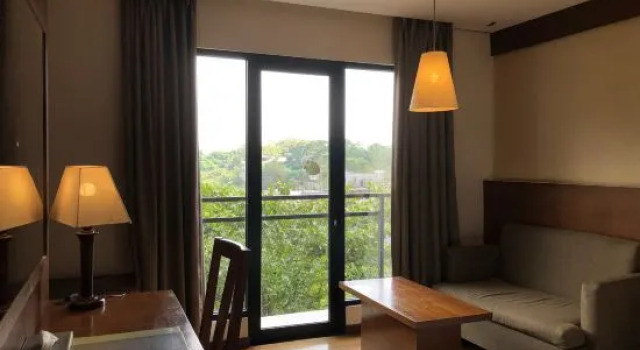 Oaktree Emerald Hotel Semarang, Varaa Hotelli Semarang Central Java, lähellä Police Academy