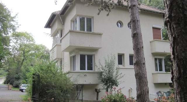 Villa 1930, Book Villa Aincourt 
