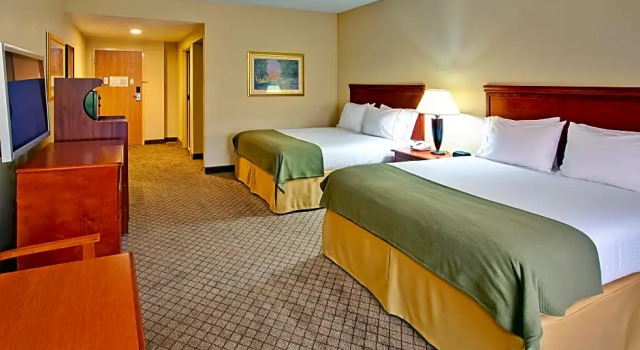 Номер Standard Holiday Inn Express