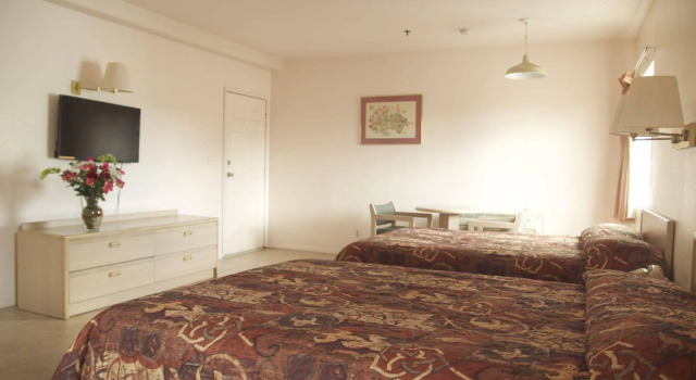 Diamond Inn, Забронировать Мини-отель Норт-Хиллс San Fernando Valley