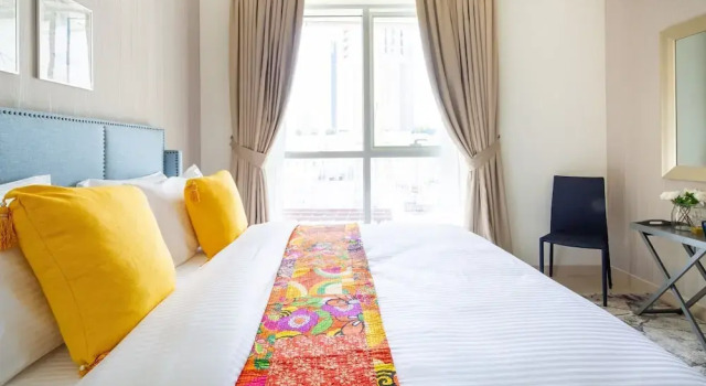Impressive 2BR Loft W/ Study In Downtown Dubai, Забронировать Апартаменты/квартира Даунтаун Дубай , рядом с Дубайский аквариум