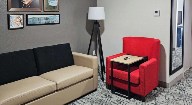 Люкс c 1 комнатой Country Inn & Suites by Radisson, Savannah I-95 North, GA