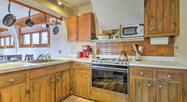 Апартаменты Hot Tub & Moat Mtn Views: North Conway Townhouse