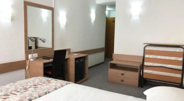 Двухместный номер с дополнительной кроватью Hotel Flamingo